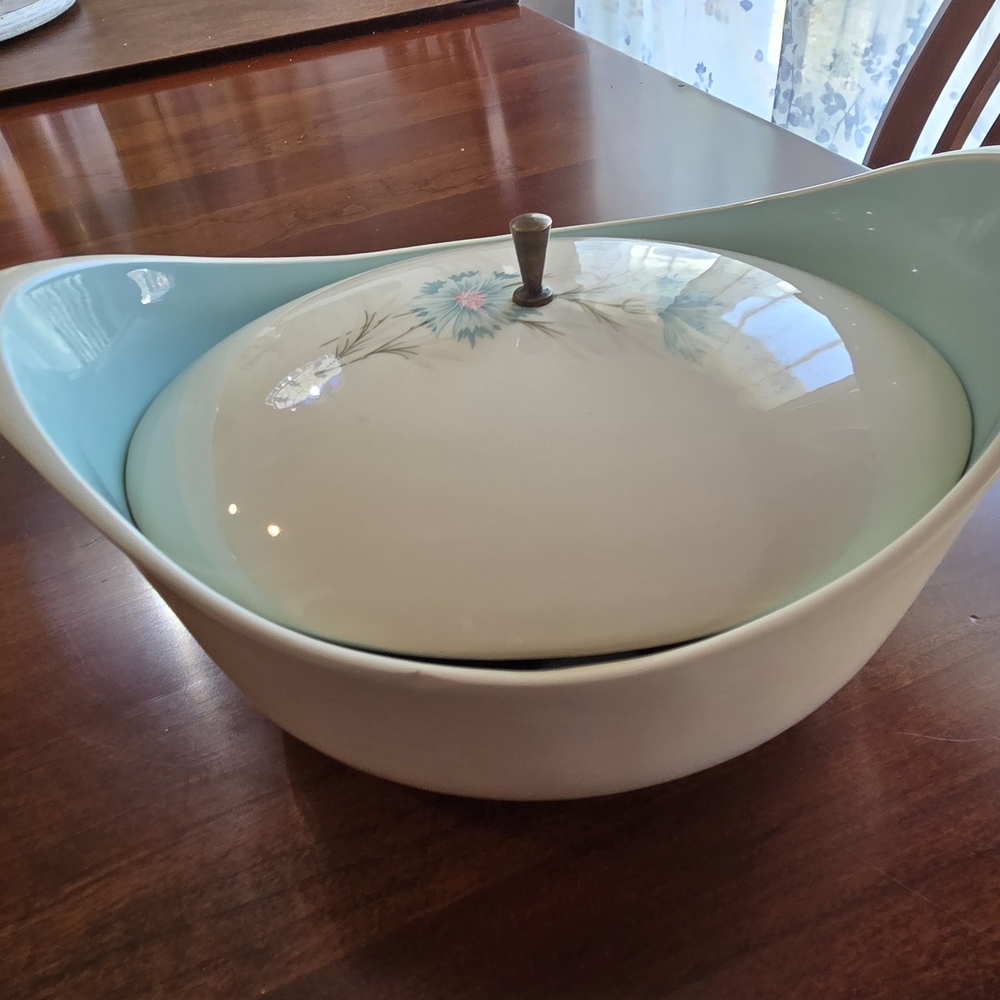 Boutonniere Every Yours Covered Casserole Dish